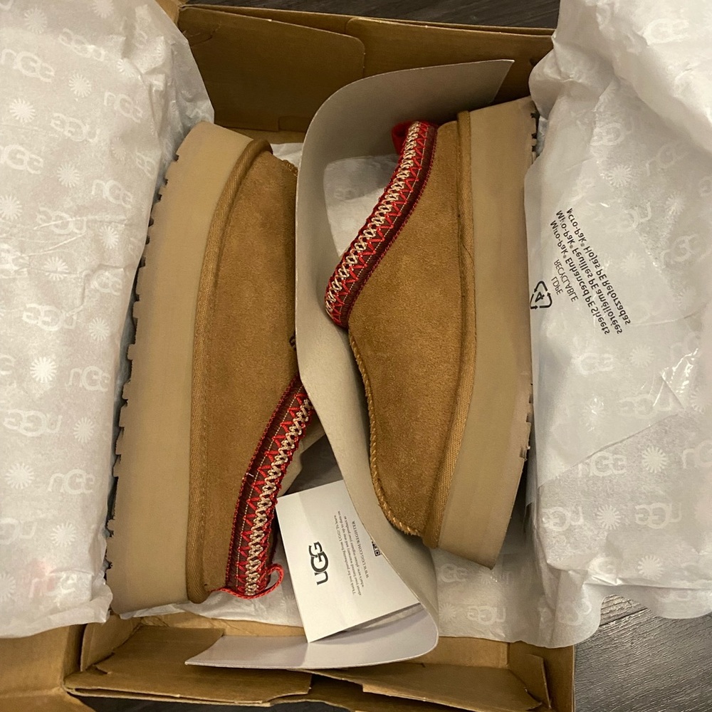 UGG TAZZ BRAND NEW